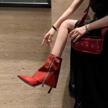 Новост през есента и зимата 2023 г., Модни къси ботуши на висок ток с остър пръсти и ръкави, модни обикновена обувки