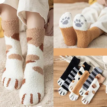 Плюшени чорапи с герои от анимационни филми Kawaii за жени, Сладък 3D фигура кучешки котешки лапи, Женски флисовые топли забавни чорапи за спане на пода