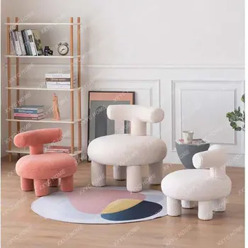 Скандинавските Креативни дизайнерски столове за дневна, Трапезария столове за кухненско обзавеждане, спални, Модерен минималистичен сладък стол с облегалка MC